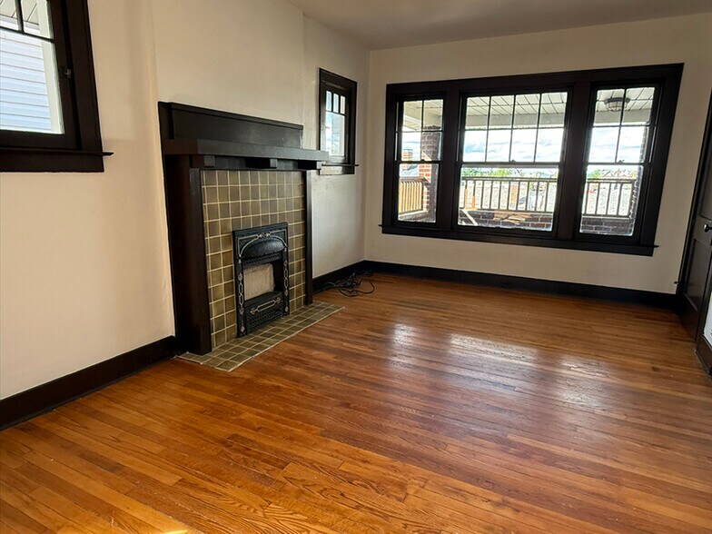 Building Photo - 800 Bayridge Ave