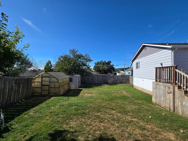 Building Photo - 1316 Rohnerville Rd