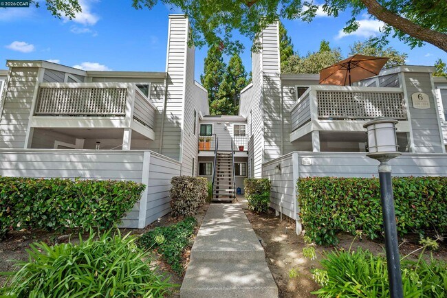 Building Photo - 332 Eastridge Dr