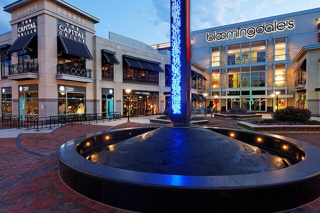 Building Photo - 5102 Warren Plz NW