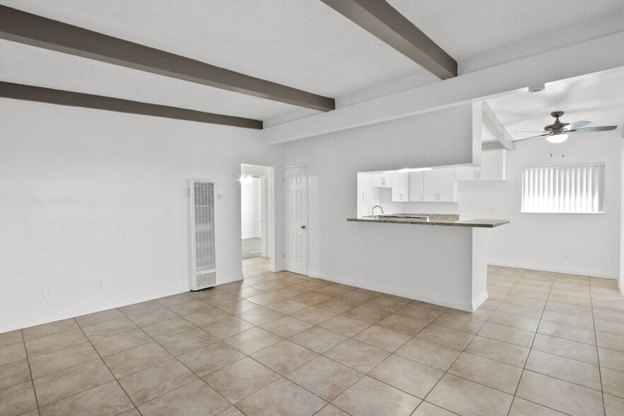 Interior Photo - 930 Stillman Ave