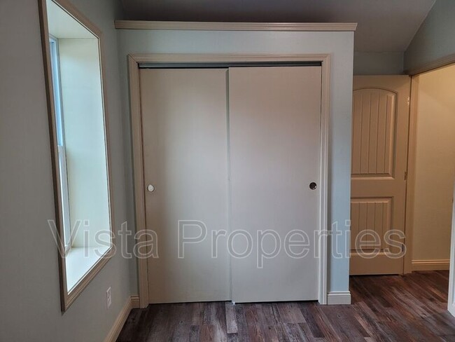 Building Photo - 4208 Lees Ln