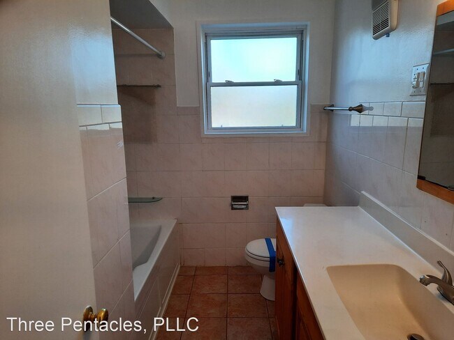 Building Photo - 3 br, 1.5 bath House - 7545 W Belden Ave #6