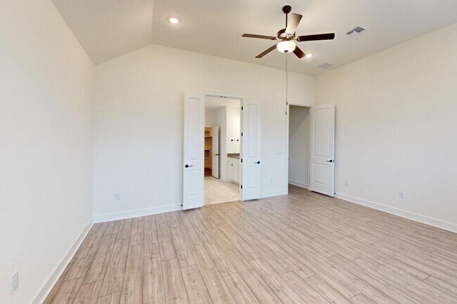 Building Photo - 3825 Waxahachie Rd