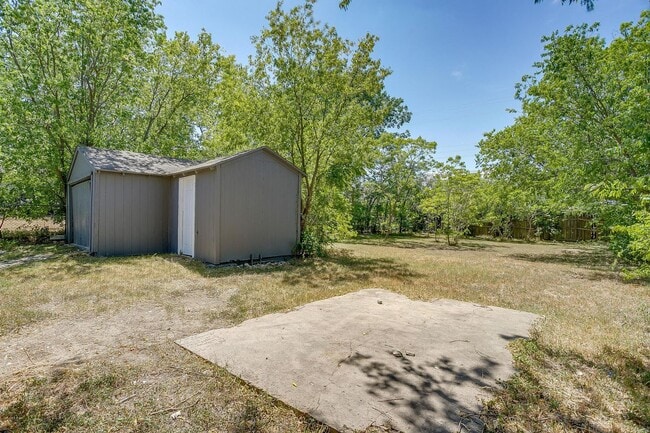 Building Photo - Amazing Remodeled 2 Bed, 1 Bath Ready tor ...