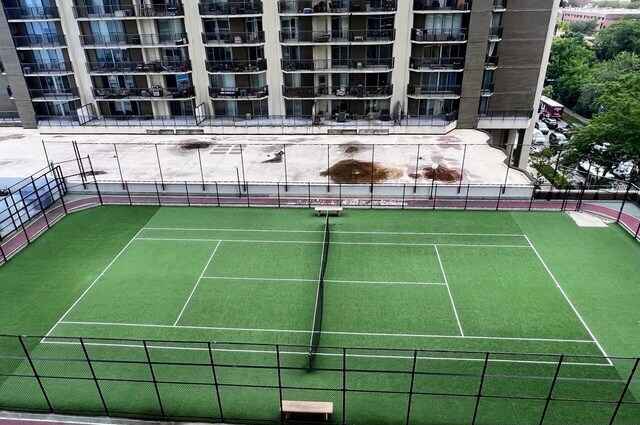 Building Photo - 6033 N Sheridan Rd