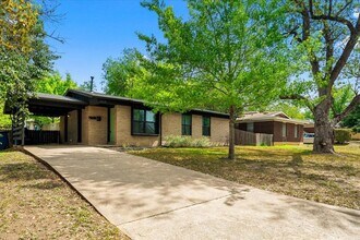 Building Photo - 1808 Forest Hill Dr