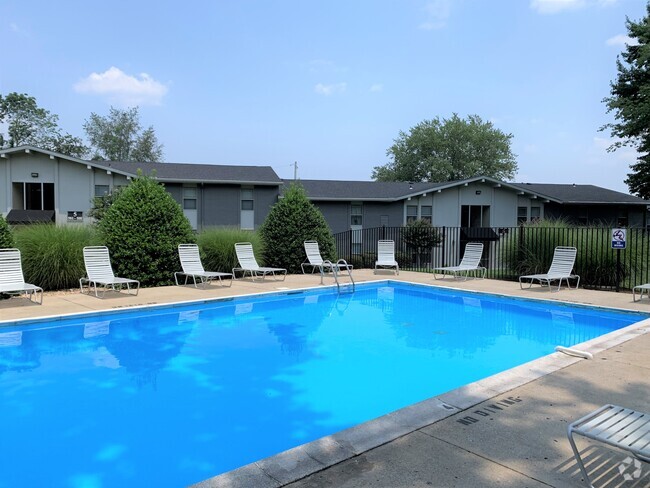 Pool - Cameron Park Apartments