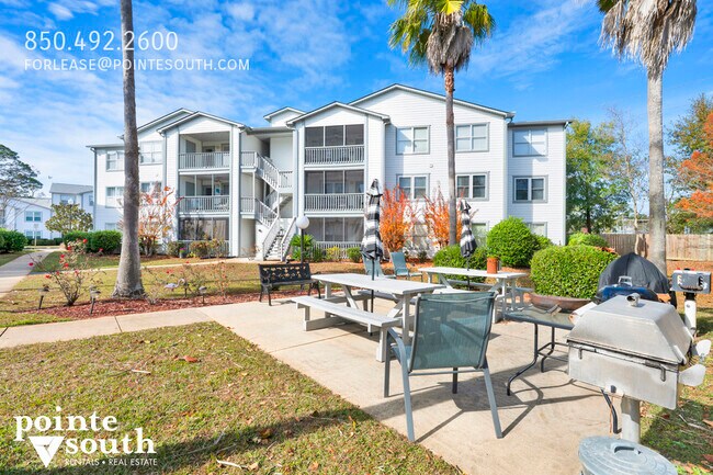 Building Photo - 2200 W 2nd St