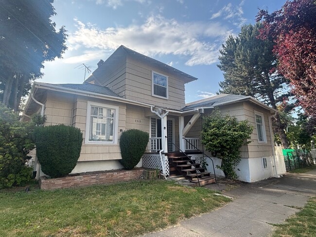 Primary Photo - 2515 SE 28th Pl
