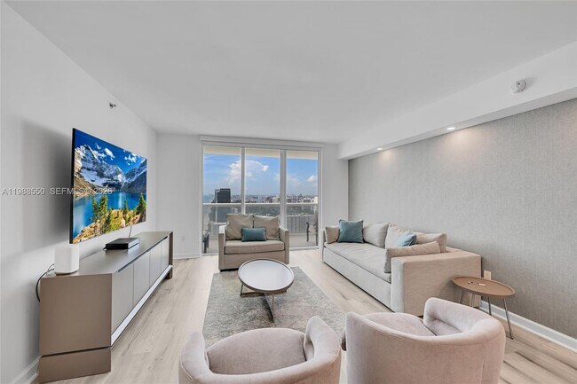 Building Photo - 1830 S Ocean Dr