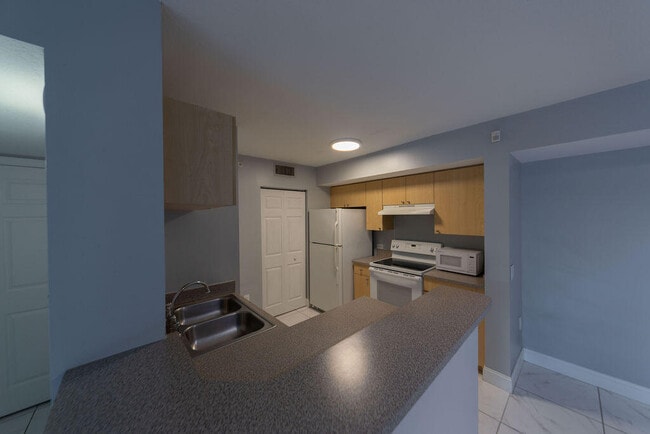 Building Photo - 505 Villa Cir