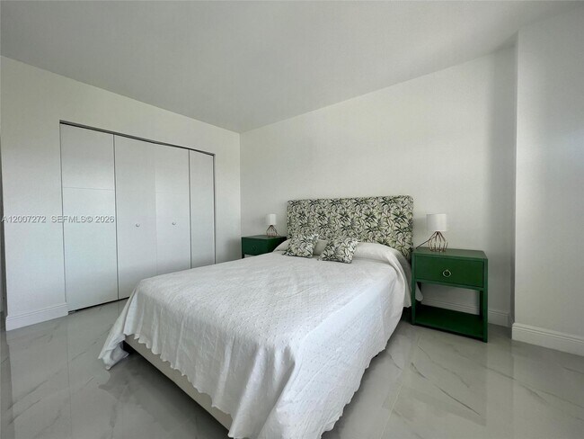 Building Photo - 155 Ocean Ln Dr