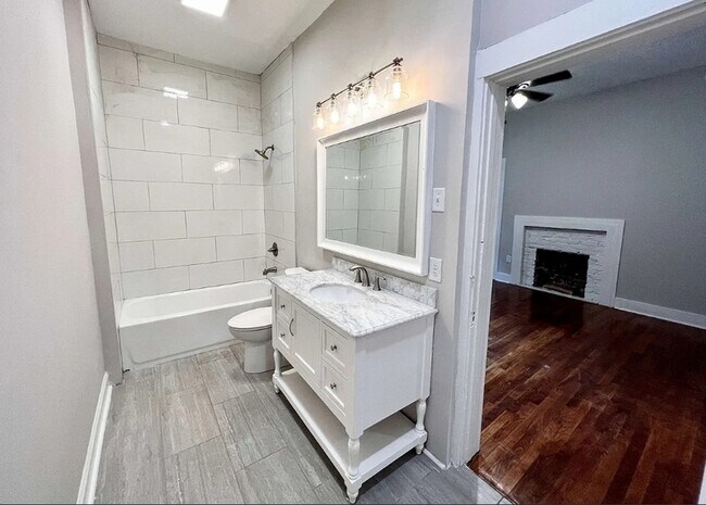 Building Photo - 209 S Fulton St