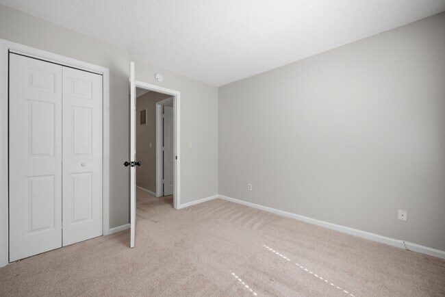 Building Photo - 944 Gas Light Ln