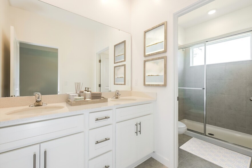 Building Photo - 1428 Tristar Dr