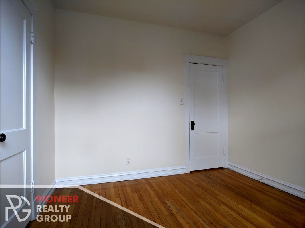 Building Photo - 3000 N Whipple St
