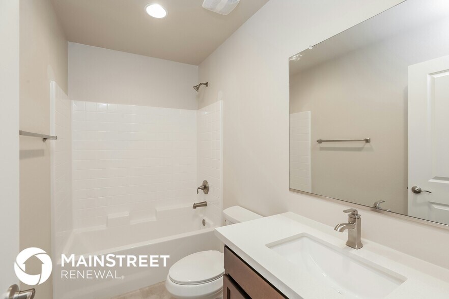 Building Photo - 2000 N 36th St