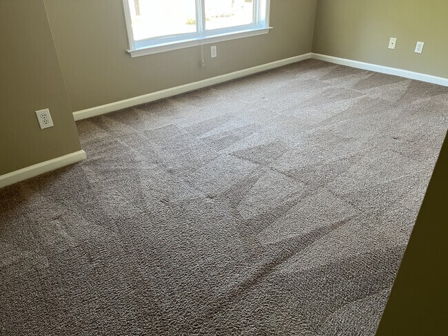 Building Photo - 2801 Bennington Dr