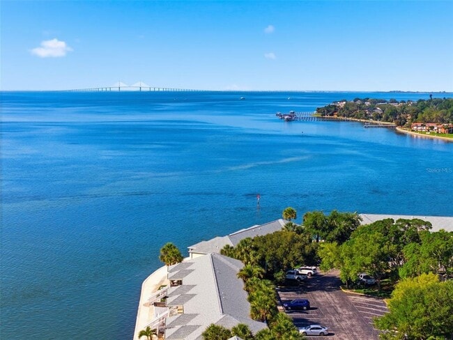 Building Photo - 5280 Coquina Key Dr SE