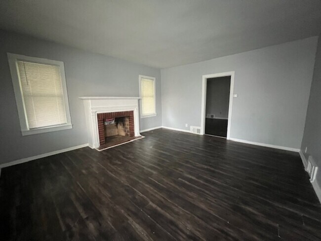 Building Photo - 11218 S Parnell Ave