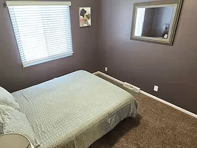 Building Photo - Spacious 4-Bed Westside Home