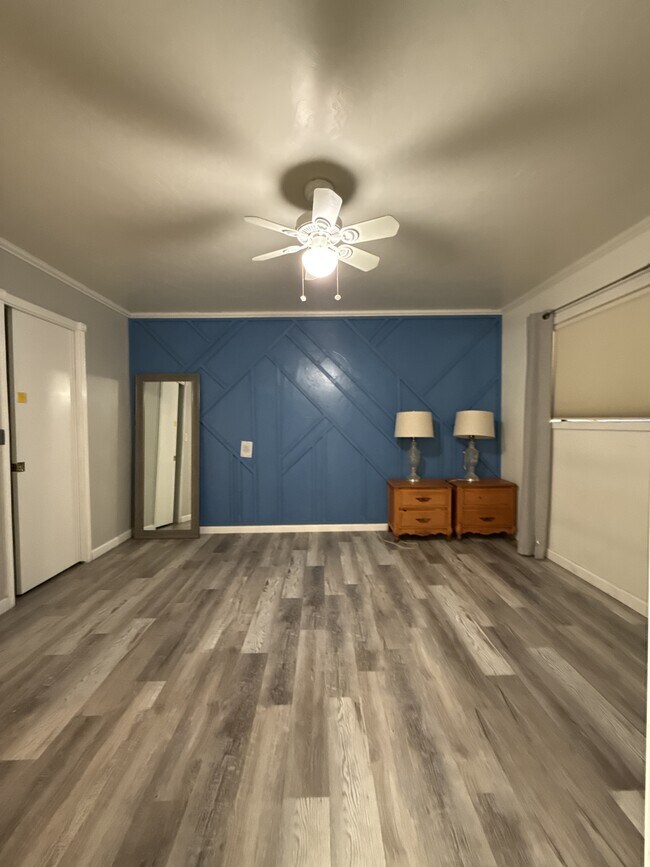 Building Photo - 6504 Edgemont Dr