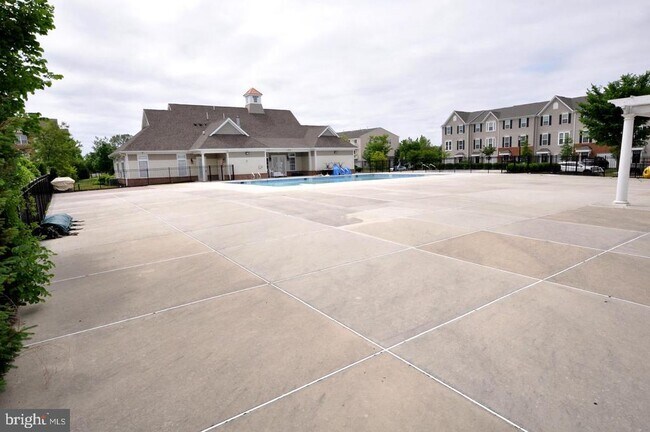 Building Photo - 328 Helen Dr