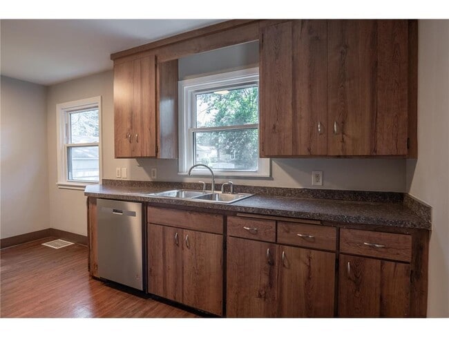 Building Photo - 3708 Xenia Ave N