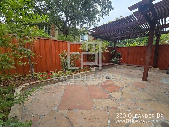 Building Photo - 330 Oleander Dr