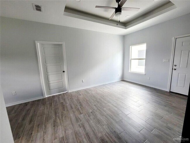 Building Photo - 14 Rosemary Dr