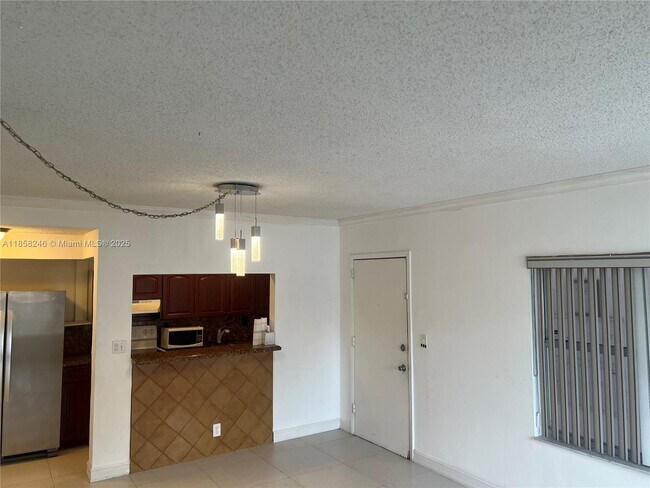 Building Photo - 9241 Collins Ave