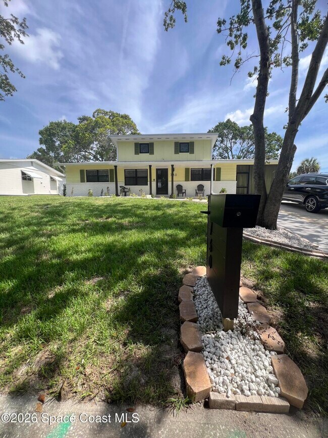 Building Photo - 730 Glade Rd