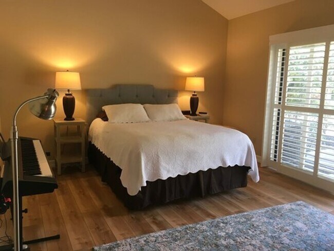 Building Photo - Beautifully Furnished Home For 8 Months in Shadowridge/Vista