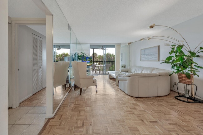 Building Photo - 890 N Federal Hwy