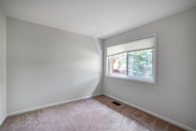 Building Photo - 5757 Thunder Hill Rd