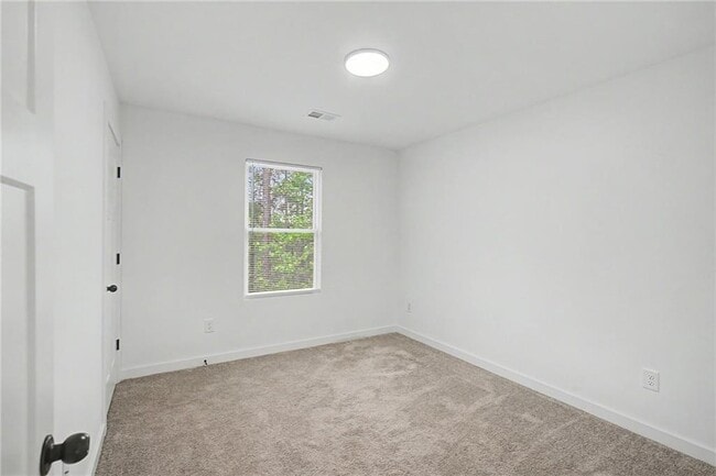 Building Photo - 24 Rocky Cir NE