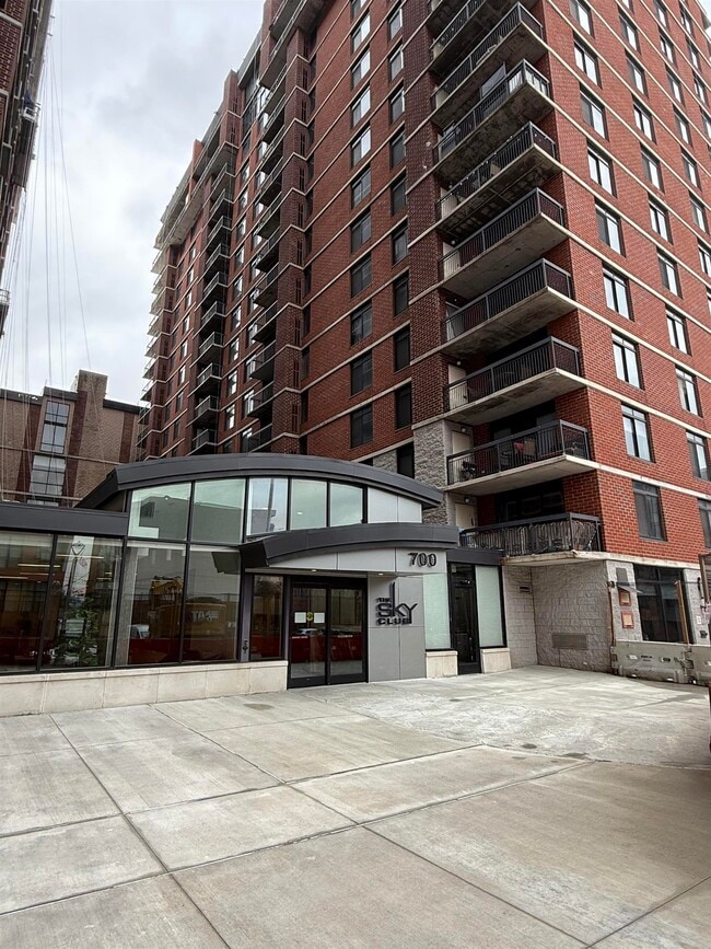 Building Photo - 700 1st St