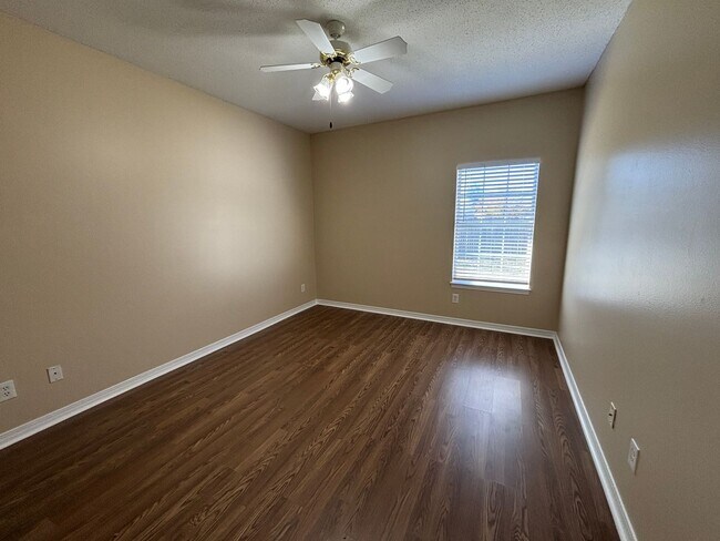 Building Photo - 3421 Cherry Ridge Rd