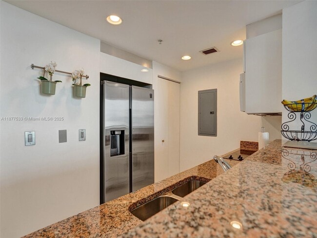 Building Photo - 325 S Biscayne Blvd