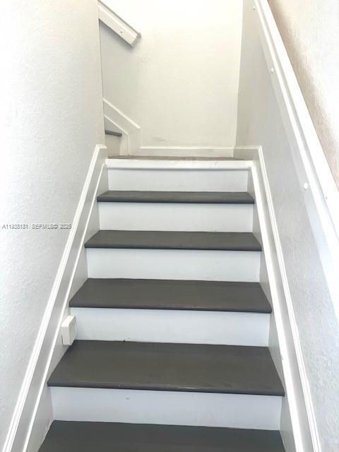 Building Photo - 5505 NW 27th Ct