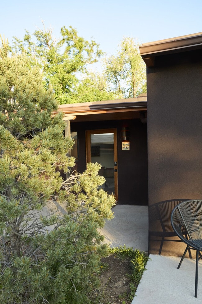 Building Photo - 2861 Agua Fria St