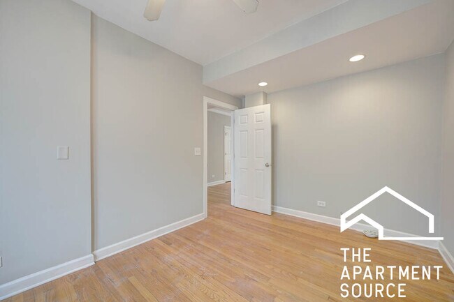 Building Photo - 6442 N Leavitt St