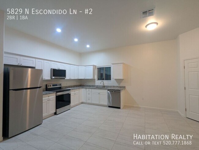 Building Photo - 5829 N Escondido Ln