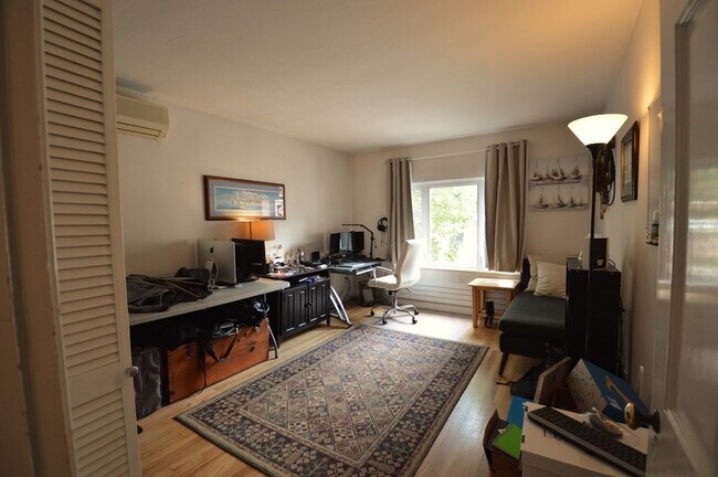 Building Photo - 94 Undine Rd