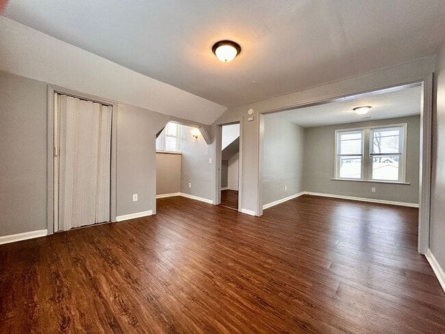 Building Photo - One Bedroom Duplex in Muskegon