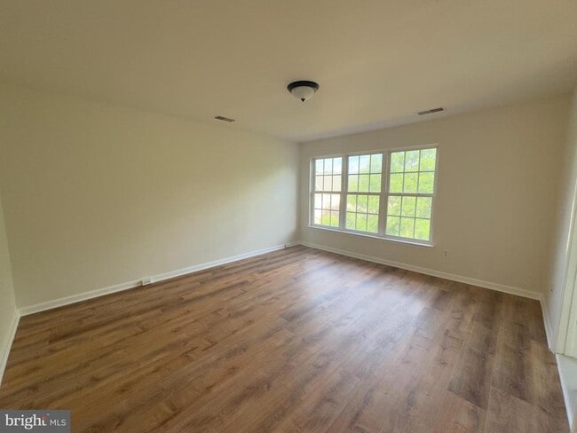 Building Photo - 24652 Kings Canyon Square
