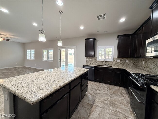 Building Photo - 132 Dunblane St