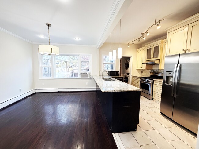 Building Photo - 6013 Buchanan Pl