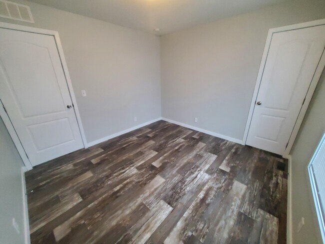 Building Photo - 13 Parakeet Hill Dr